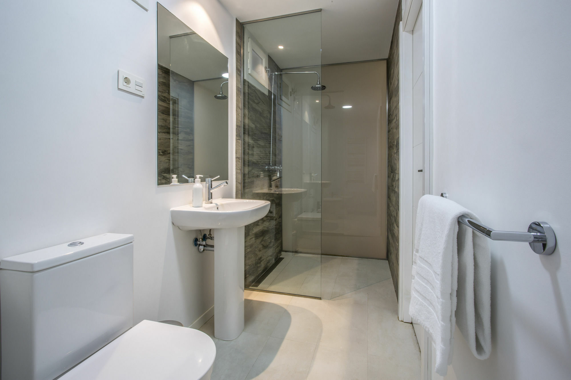 Slow Suites Luchana Madrid Exteriör bild