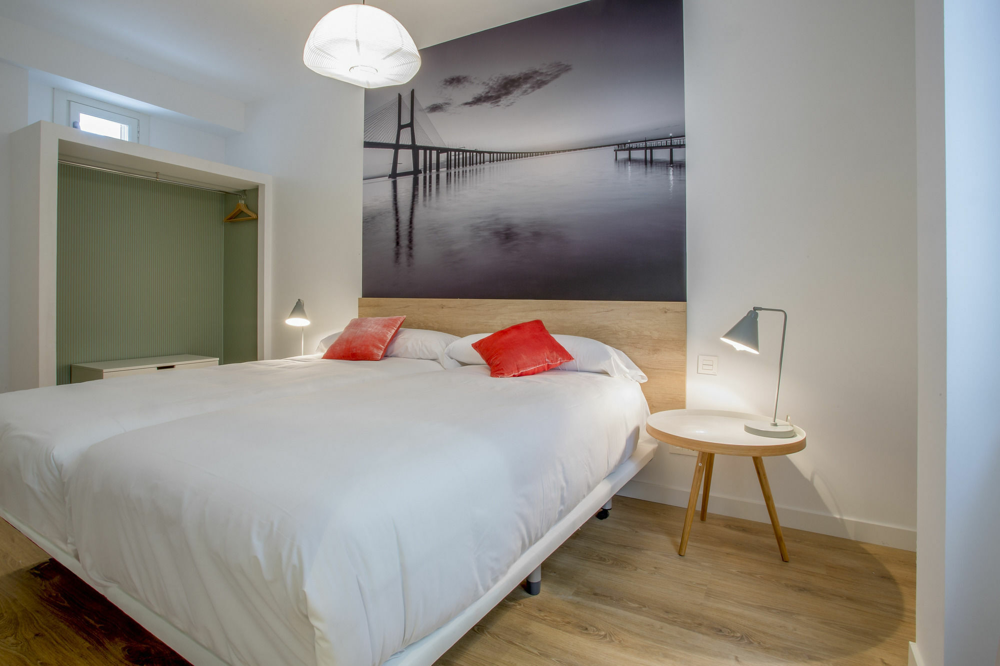 Slow Suites Luchana Madrid Exteriör bild