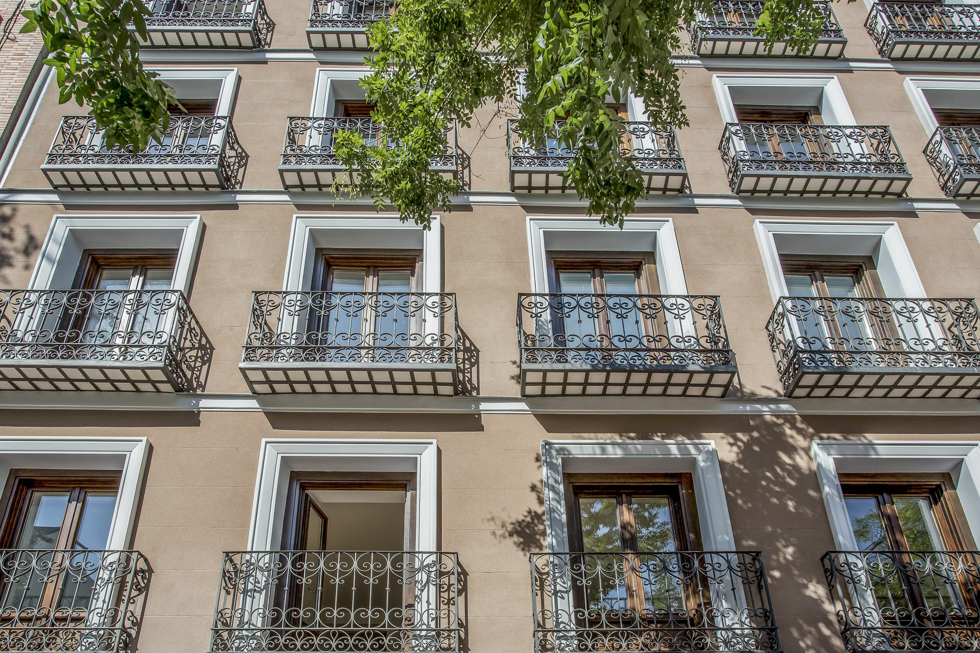Slow Suites Luchana Madrid Exteriör bild